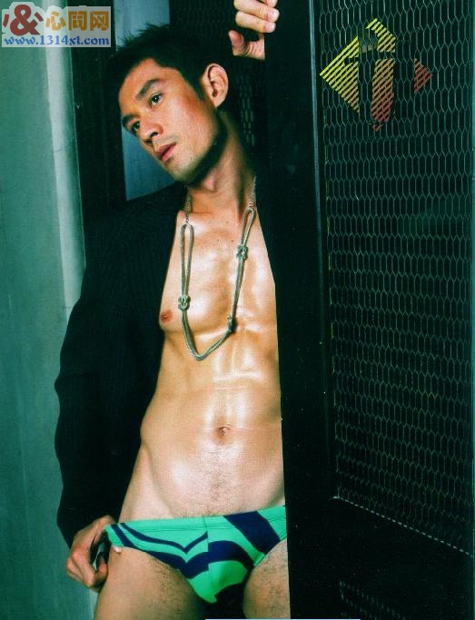 泰国性感男演员Metha Chularp VZMEN 杂志全裸写真