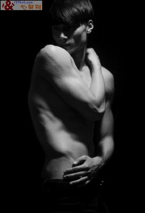 韦国强男体艺术《黑暗中的真实》