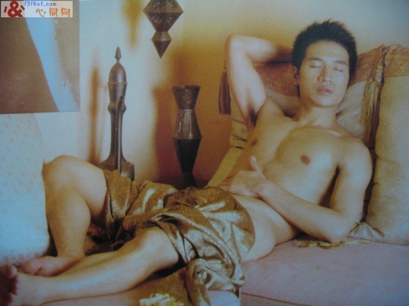 何晟铭早期大尺度全裸露点写真 喷血性感身材