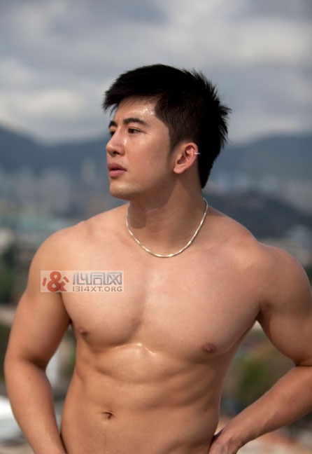 华裔与德国混血男优 猛男Julian Kiano