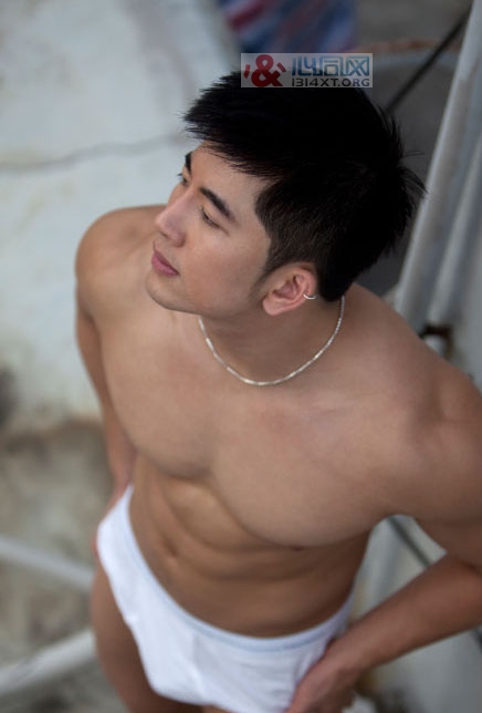 华裔与德国混血男优 猛男Julian Kiano