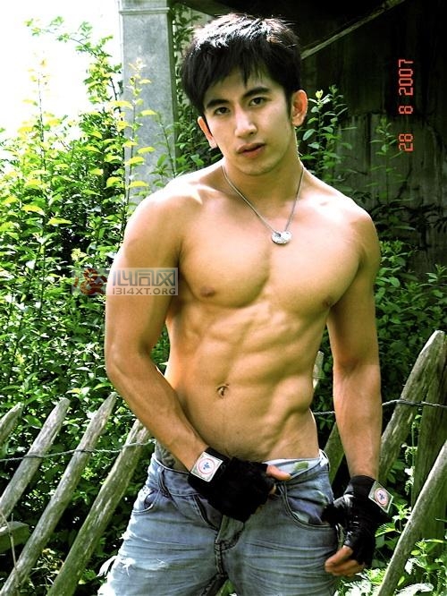 华裔与德国混血男优 猛男Julian Kiano
