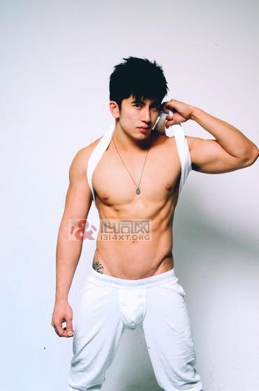 华裔与德国混血男优 猛男Julian Kiano