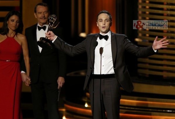 吉姆·帕森斯获66届艾美奖喜剧类最佳男主角